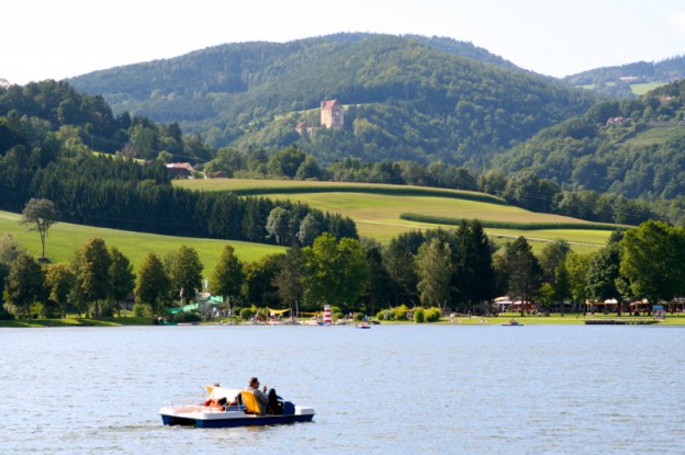 Stubenbergsee und Burg Neuhaus